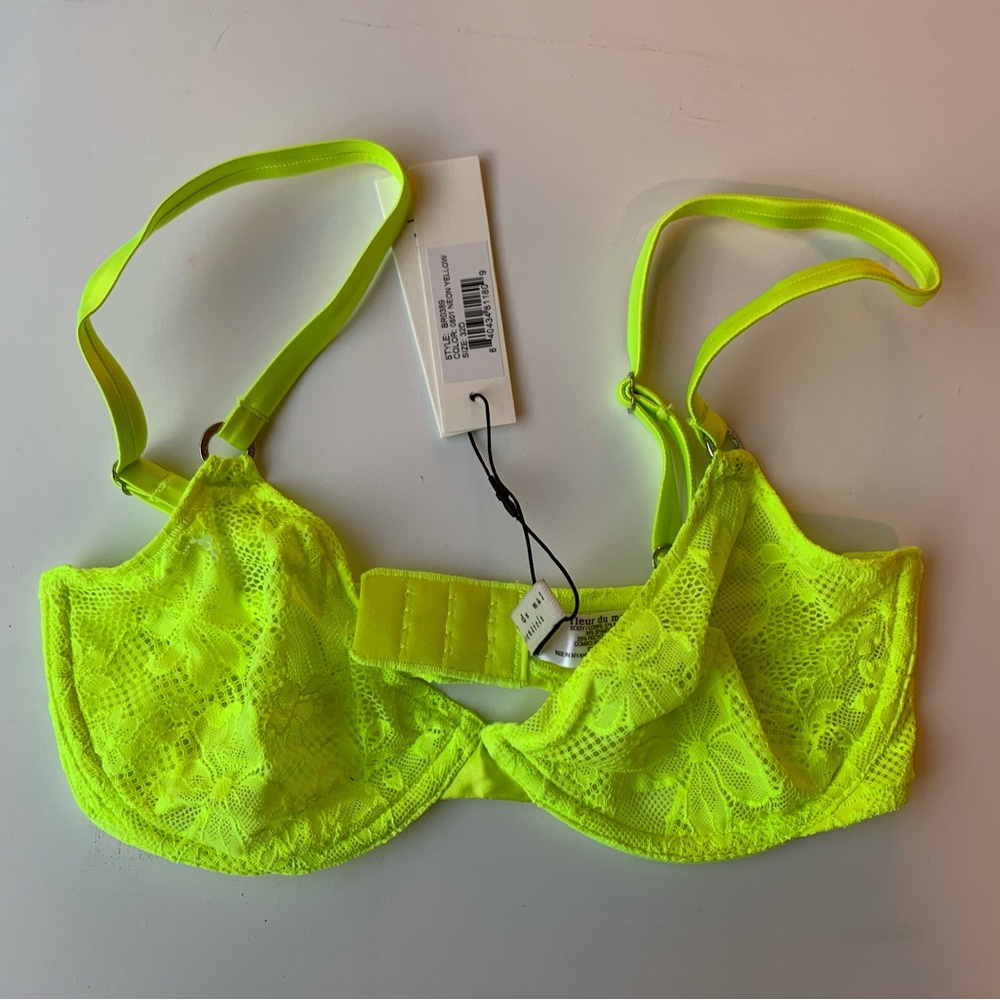 Fleur Du Mal Le Stretch Lace Demi Bra size
32D NWT Neon Yellow